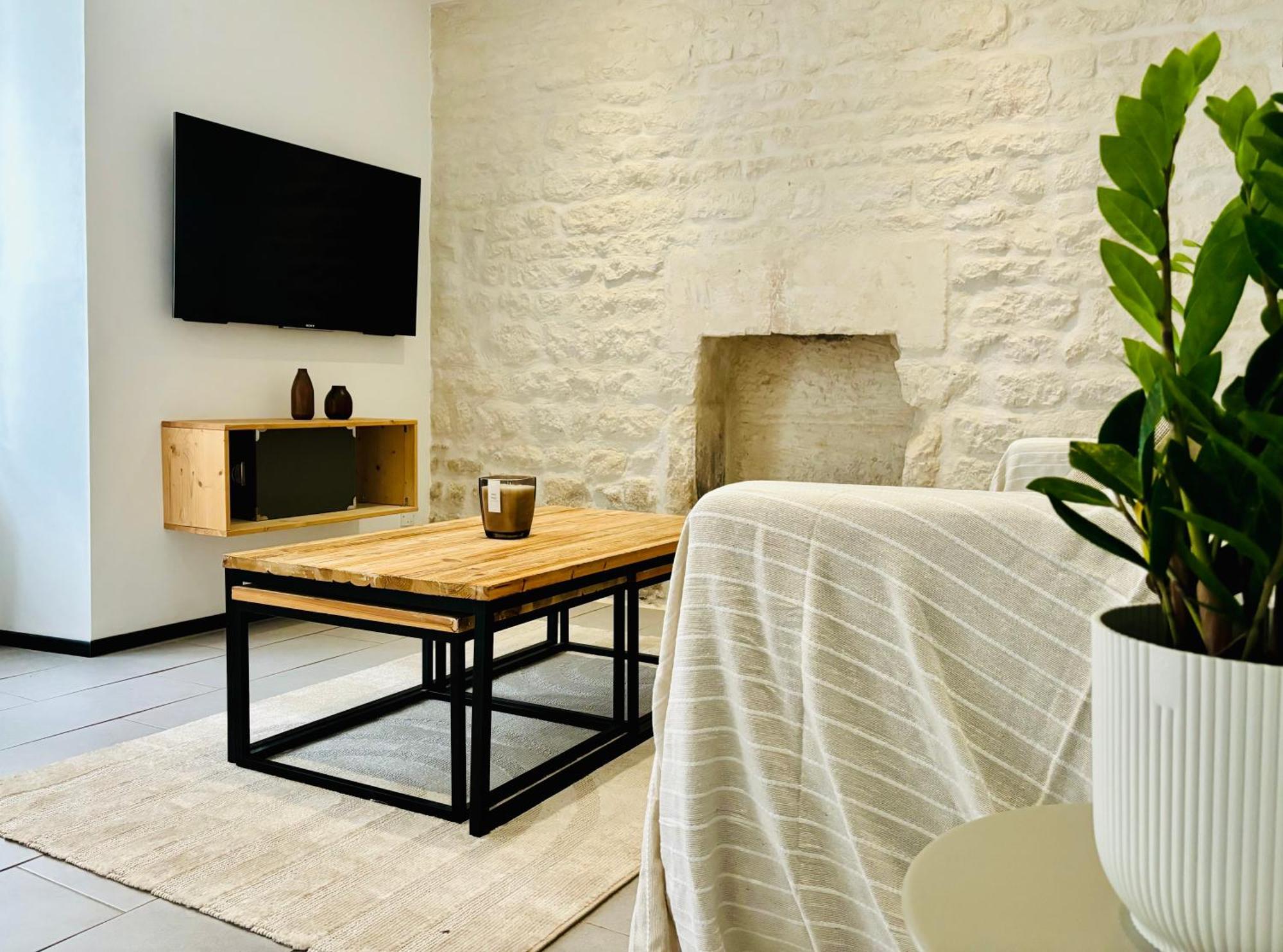 La Maison Du Parc, Charme Et Tranquillite Ниор Екстериор снимка