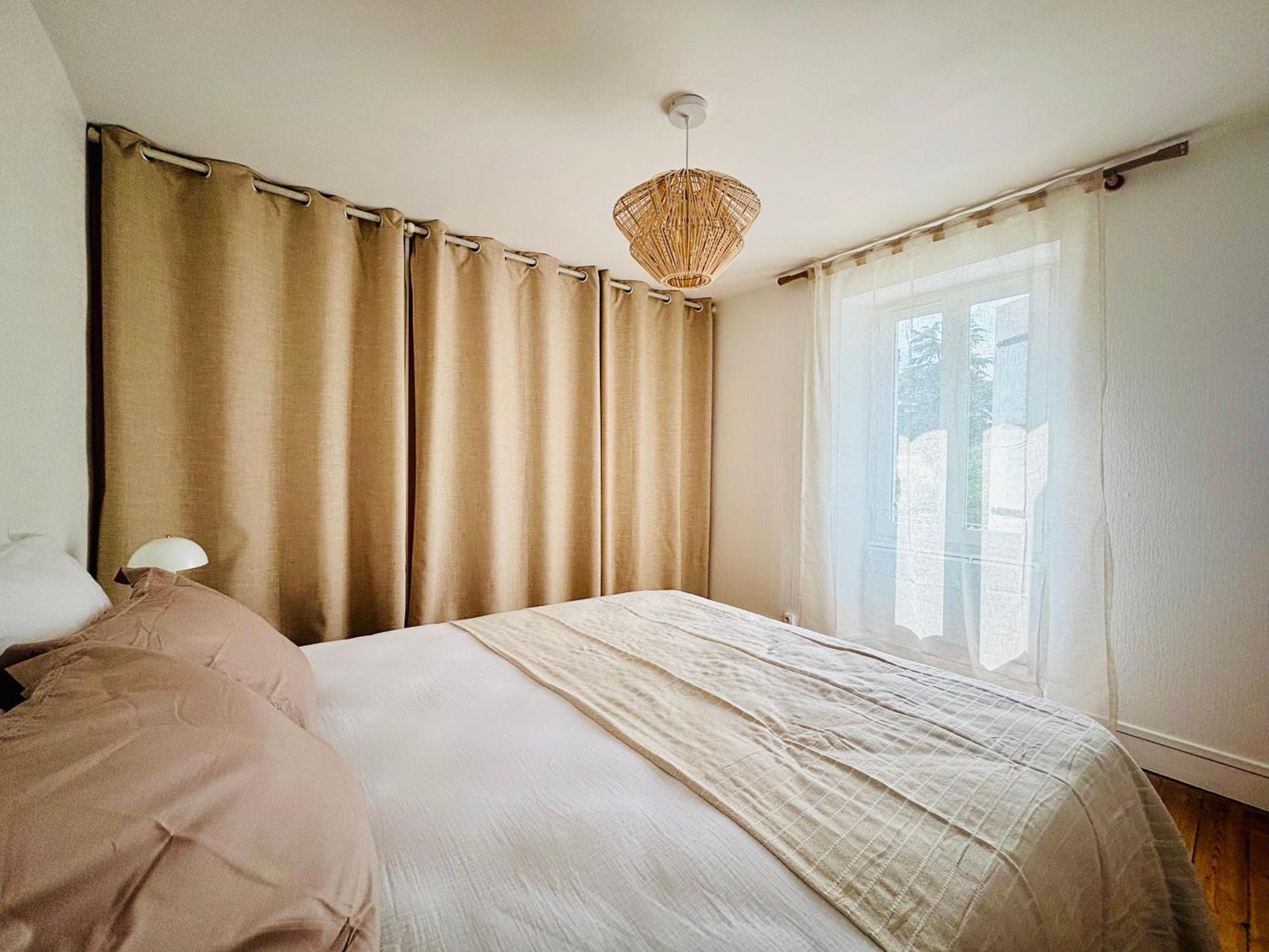 La Maison Du Parc, Charme Et Tranquillite Ниор Екстериор снимка