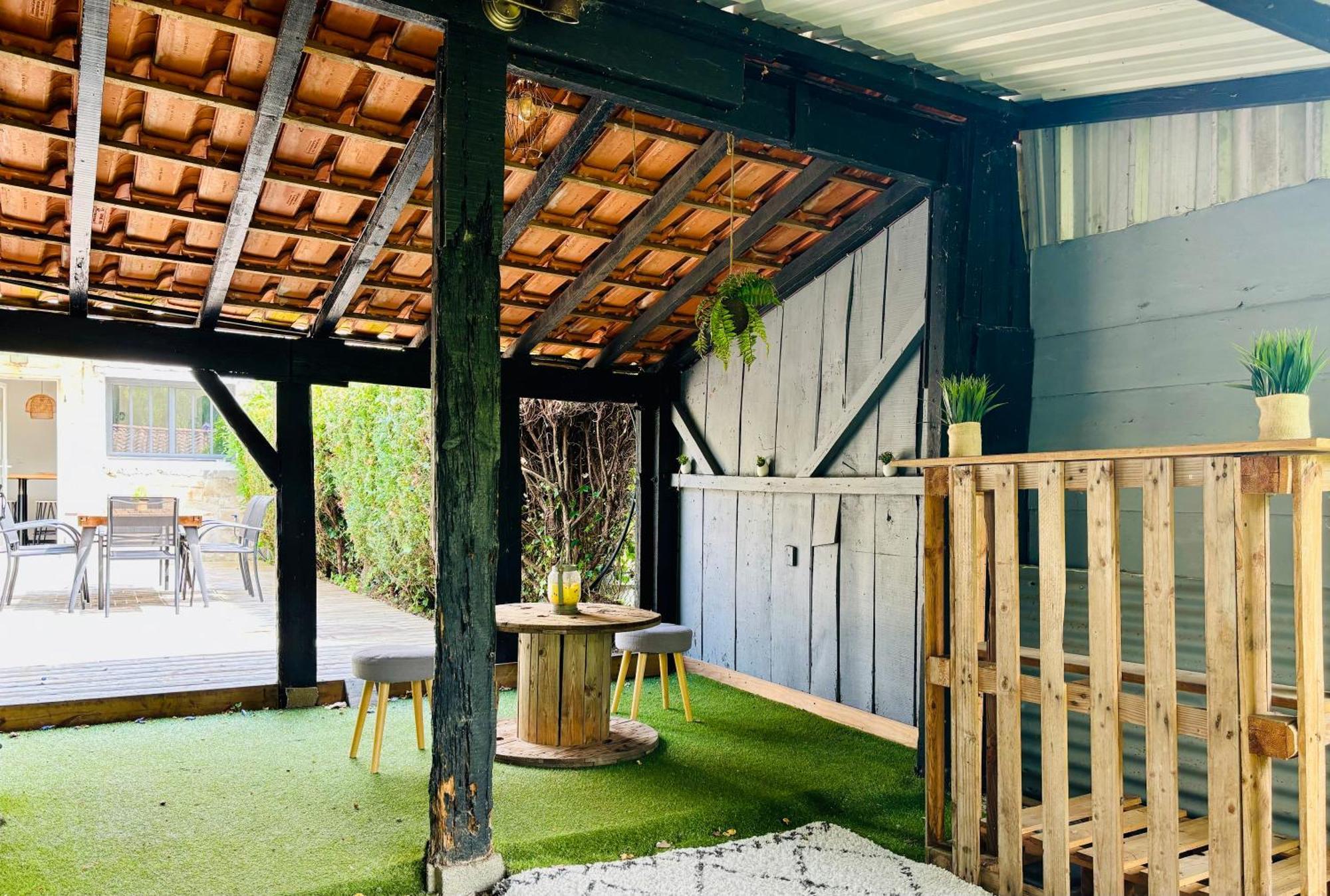 La Maison Du Parc, Charme Et Tranquillite Ниор Екстериор снимка