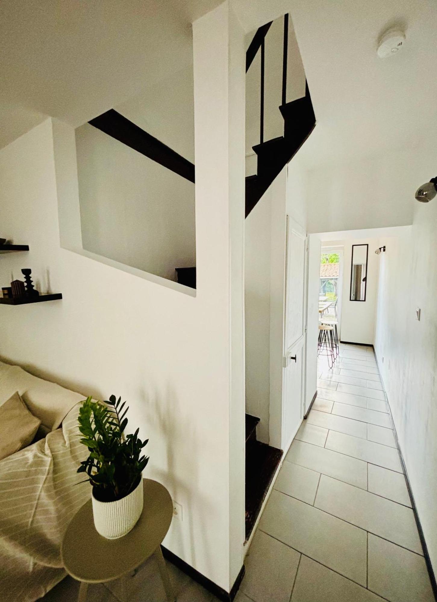 La Maison Du Parc, Charme Et Tranquillite Ниор Екстериор снимка