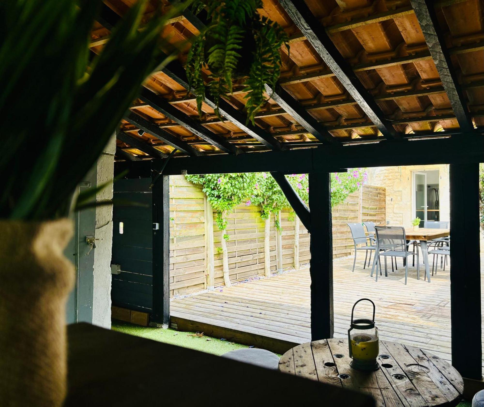 La Maison Du Parc, Charme Et Tranquillite Ниор Екстериор снимка